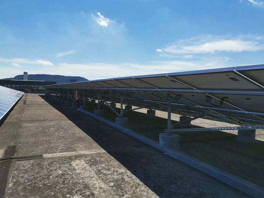 L'acciaio di HDG ha equilibrato il racking fotovoltaico di montaggio solare del tetto piano dei sistemi